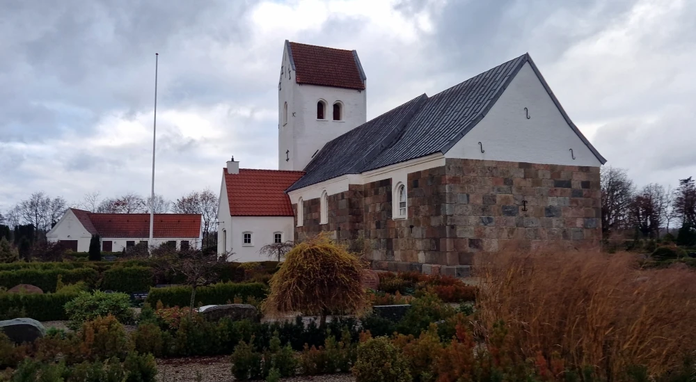 Mønsted Kirke set fra sydøst Mønsted Kirke set fra sydøst